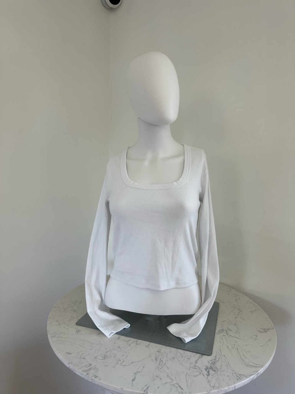 Sundays best Aritzia White Scoop Neck Long Sleeve Top